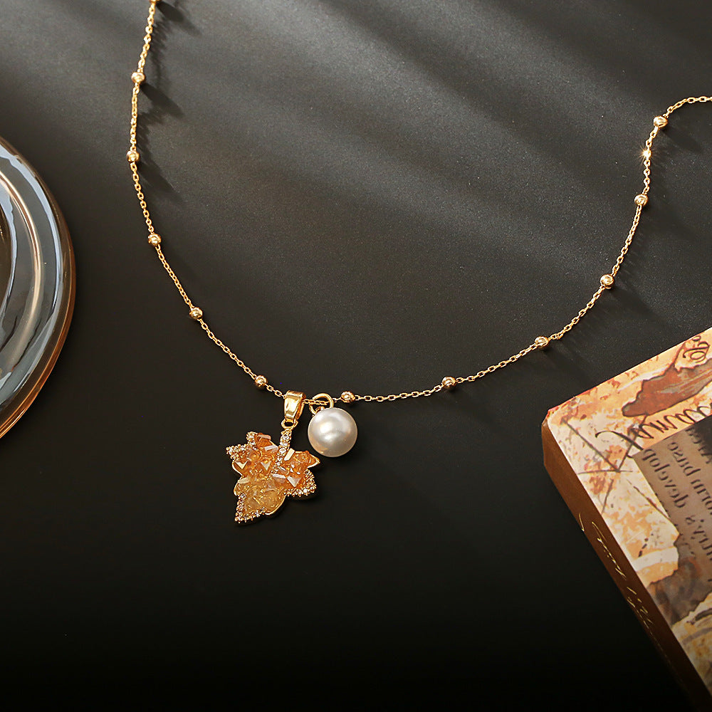 Retro Gradient Crystal Maple Leaf Pearl Necklace